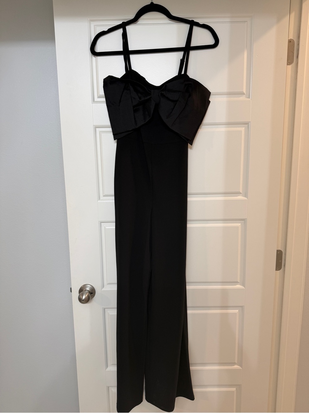 NWT medium Black Bow-Front Wide-Leg Jumpsuit - Elegant Evening wear